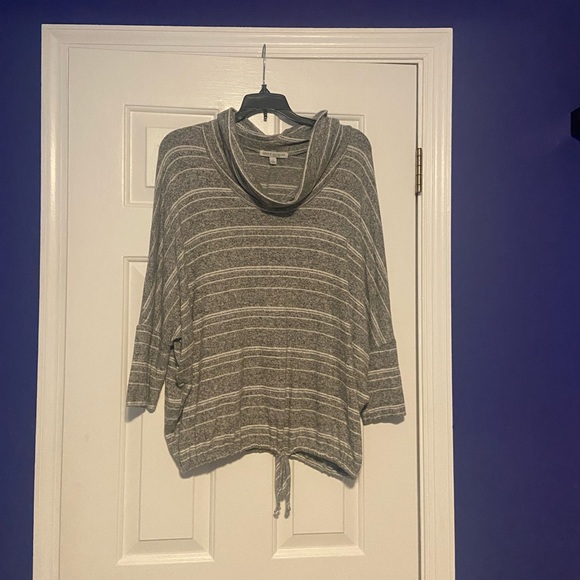 Grey striped sweater - Picture 2 of 3